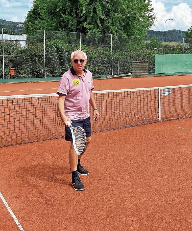 Für Joachim Gangl ist Tennis eine gute Alternative zu härteren, risikoreicheren Sportarten. (Bild: Caspar Reimer)