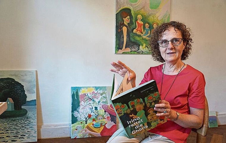 «Irina rettet die Ghöris» ist Cornelia Kaufmanns drittes Kinderbuch; alle Bilder und Texte stammen von ihr. (Bild: Achim Günter)