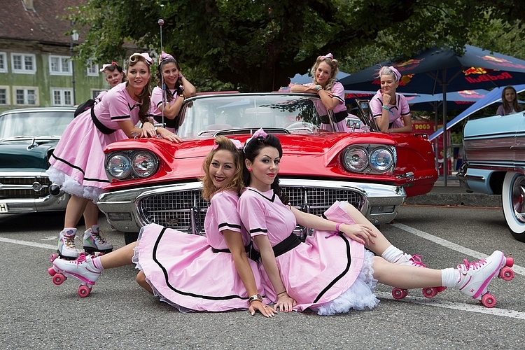 Die Rollergirls sind am Samstag und Sonntag, 1. und 2. September am «Route 66» in Aarburg unterwegs, um den Besuchern ein Lächeln ins Gesicht zu zaubern. (Bild: ZVG)
