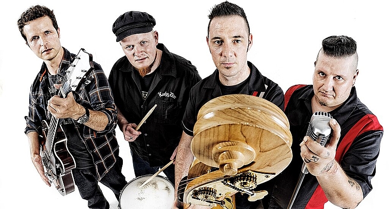 Die Erlinsbacher Band «The B-Shakers» mit Thomas Grenacher (l.), Roger Meier, Philipp Oeggerli und «Hell-me» meldet sich nach vier Jahren mit dem Album «Let’s go Boogie» zurück. (Bild: André Albrecht)