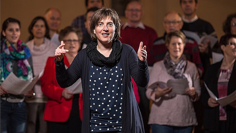 Am Samstag, 2. Mai, um 17 Uhr singt der «Interreligiöse Projektchor Olten» unter der Leitung von Sandra Rupp Fischer erstmals in der Oltner Stadtkirche. (Bild: Kristoff Meller)