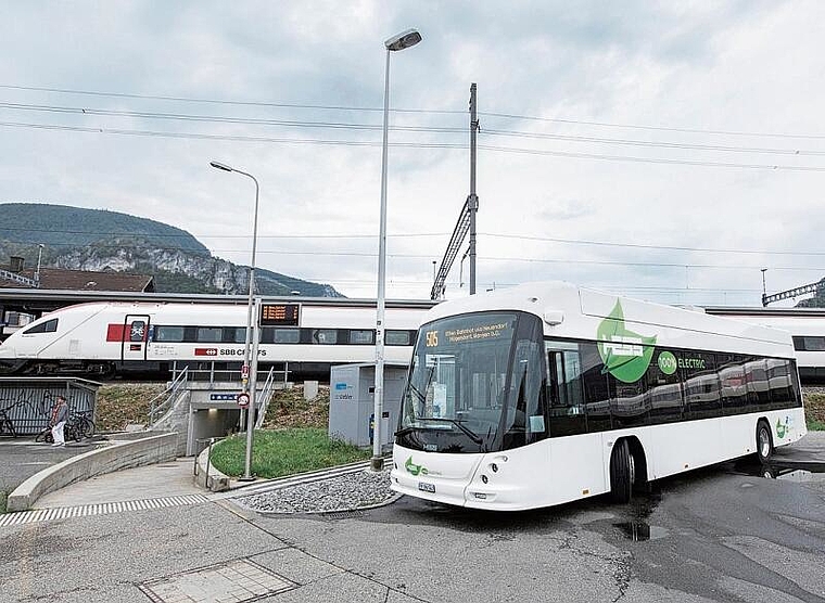 Der elektrisch betriebene Bus des Typs «lighTram®12» stammt aus der Schmiede der Carrosserie Hess AG im solothurnischen Bellach und wird derzeit auf der Linie 505 intensiv getestet. (Bild: ZVG)
