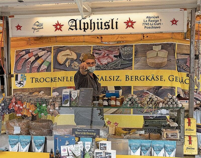 Das «Alphüsli» verkauft Spezialitäten aus dem Puschlav.
