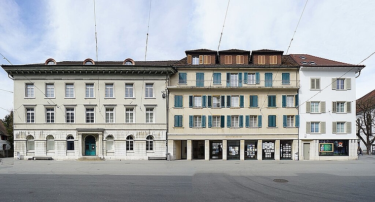 An der September-Sitzung entscheidet das Gemeindeparlament darüber, ob das Kunstmuseum Olten (Mitte) ins einstige Naturmuseum (l.) umziehen soll. Ergänzt werden soll der neue Standort durch einen Anbau. (Bild: ZVG)