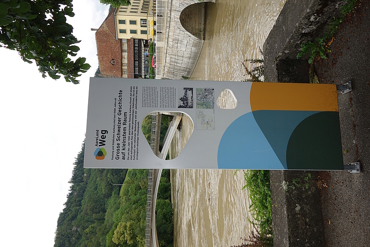 Eine Infotafel des Vereins AareLand in Aarburg. (Bild: ZVG)