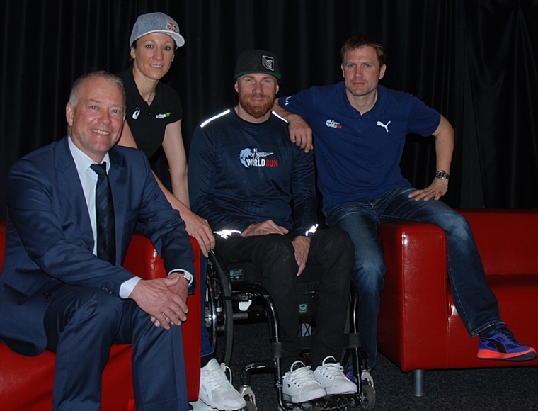 (v.l.) Stadtpräsident Martin Wey, Triathletin Daniela Ryf, der ehemalige Schweizer Motocross-Meister Marc Ristori und Rennleiter Corsin Caluori freuen sich auf den dritten «Wings for Life World Run» in Olten. (Bild: H. Aki)