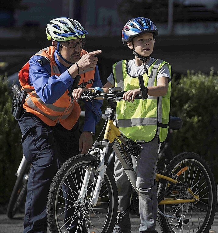 Aufgrund der diesjährigen Veloprüfungen bittet die Polizei die Verkehrsteilnehmenden um entsprechende Rücksicht. (Bild: ZVG)