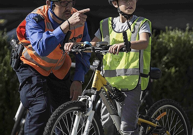 Aufgrund der diesjährigen Veloprüfungen bittet die Polizei die Verkehrsteilnehmenden um entsprechende Rücksicht. (Bild: ZVG)