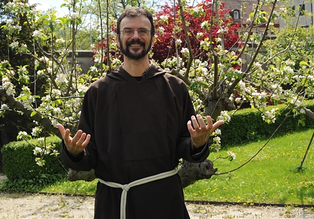 Für Bruder Niklaus bedeutet Spiritualität ein Leben mit Tiefe und Weite: «Je tiefer ein Baum Wurzeln schlägt, desto weiter kann er sich strecken.» (Bild: Isabel Hempen)