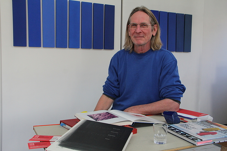 Farbforscher Stefan Muntwyler in seinem Atelier in Windisch (AG). mim) 