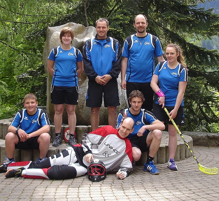 Das Mixed-Unihockeyteam des ESV Olten kämpft diesen Mai in der Stadthalle Olten um den Schweizermeistertitel. ZVG)