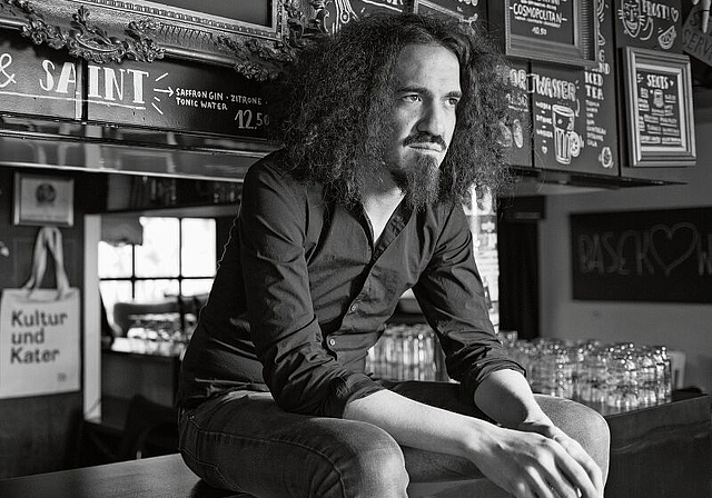 Daniel Kissling, Kulturschaffender und Barkeeper. (Bild: M. Isler)