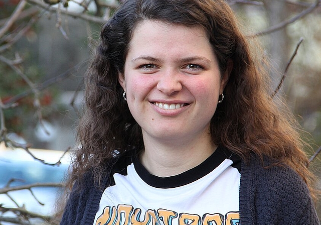 Cécile Send spielt Bass bei der Band «Dog Daughterz» und ist überzeugt, dass ihre Geburtsstadt Olten alles andere als 0815 ist. (Bild: S. Furter)