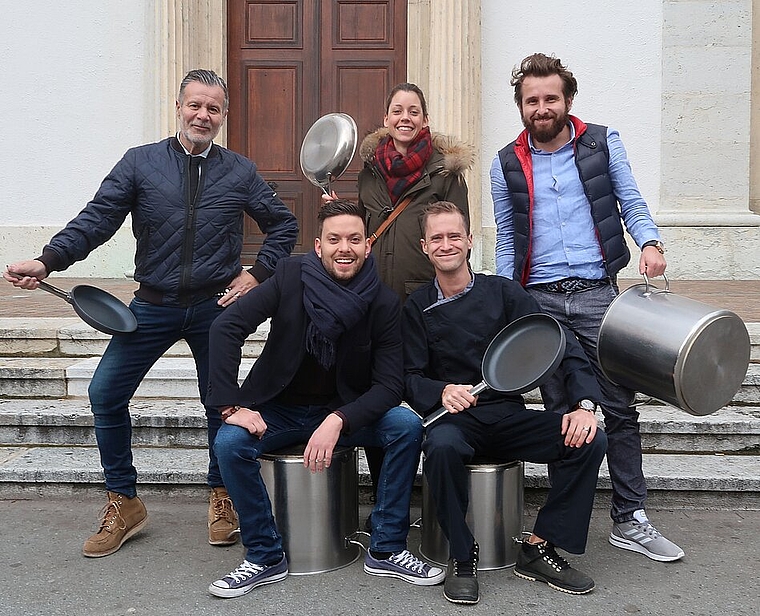 Die folgenden Gastronomen heizen am vierten Advent anlässlich des Showkochens ihre Kochtöpfe auf der Kirchgasse ein (v.l.): Kayhan Sabo vom Restaurant Terminus, Nicci Ambrosch von der Riva Café & Weinbar, Nadine Hartmann vom Restaurant Stadtba