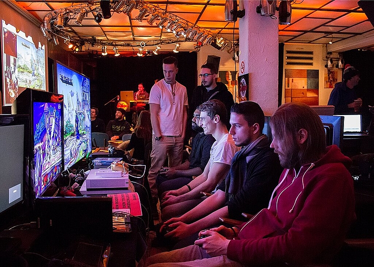 Nach dem Erfolg in der Vario Bar letzten Januar (Bild) veranstaltet der Verein VisionGaming vom 24. bis 25. Mai seine zweite Game Session in diesem Jahr. (Bild: ZVG)