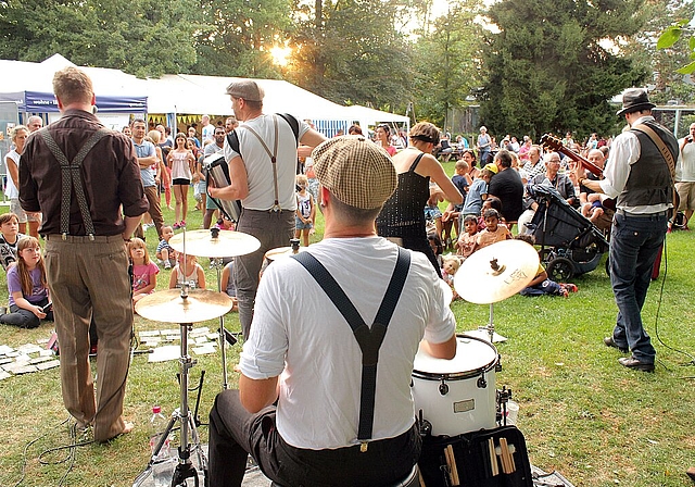 Am kommenden Samstag findet bereits zum fünften Mal das Quartierfest im Oltner Vögeligarten statt. Dabei gibt es viel Spiel, noch mehr Spass, Musik und allerlei zu entdecken. (Bild: ZVG)