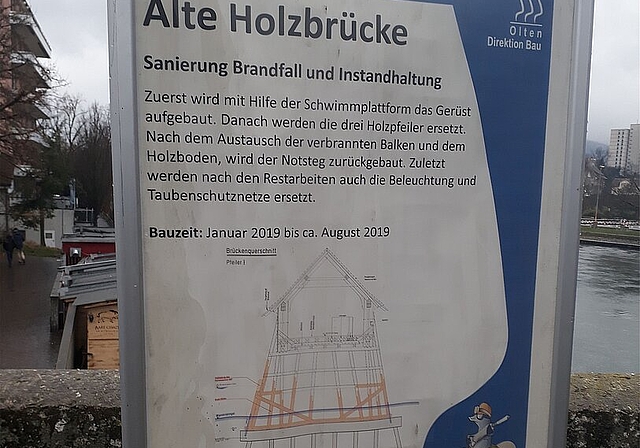 Die Bauarbeiten an der alten Holzbrücke haben diese Woche begonnen und dauern voraussichtlich bis August. (Bild: S. Furter)