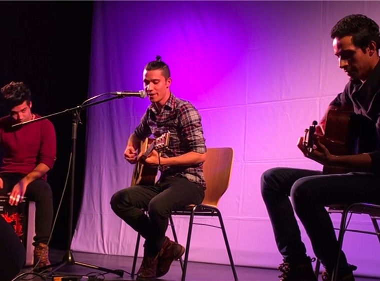 Die Rockband «White Page» bei einer Akustik-Session. (Bild: ZVG)