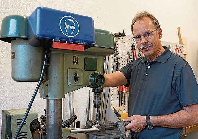 Urs Studer, Inhaber der Schliesstechnikfirma Kellenberger, bei der Arbeit in der Werkstatt an der Solothurnerstrasse. (Bild: Achim Günter)