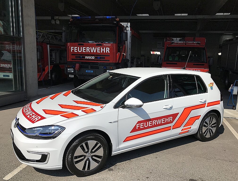 Mit dem E-Golf hält die Elektro-Technologie erstmals Einzug in der Feuerwehr Olten. (Bild: ZVG)