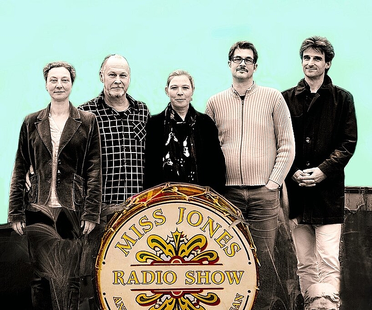 Ein einmaliges Konzert spielen «Miss Jones and The Incomplete Cardigan Radio-Show» am Sonntag, 25. November in der Vario Bar. (Bild: Andrea Nottaris)
