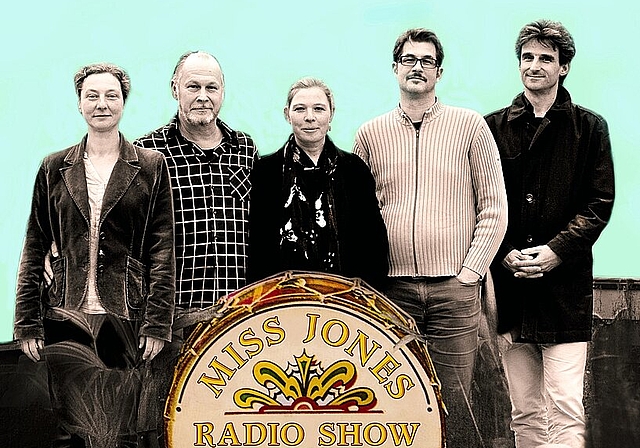 Ein einmaliges Konzert spielen «Miss Jones and The Incomplete Cardigan Radio-Show» am Sonntag, 25. November in der Vario Bar. (Bild: Andrea Nottaris)