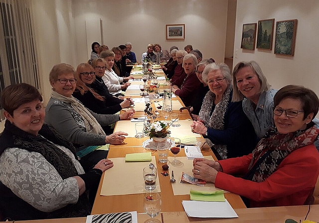 Die Landfrauen Lostorf verbrachten anlässlich der 83. Generalversammlung einen gemütlichen Abend im Aufenthaltsraum der Genossenschaft Alterswohnungen Lostorf. (Bild: ZVG)