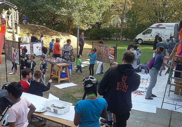 Ende der Herbstferien äusserten Kinder mit dem Besprayen des Robi-Pavillons ihre Anliegen. (Bild: ZVG)