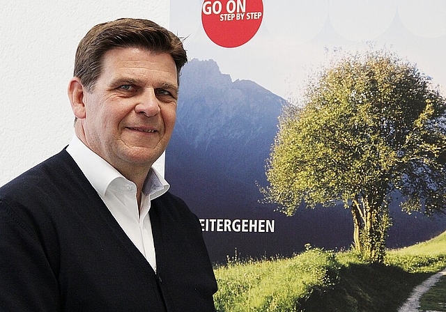 Schritt für Schritt in Olten unterwegs. Peter Husi lebt gerne in der «Eisebahnerstadt». (Bild: sfu)