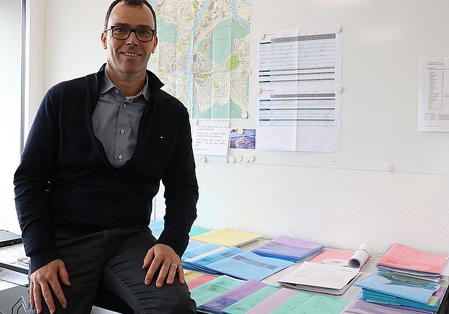 Gesamtschulleiter Thomas Küng und sein Team setzen neben dem Lehrplan 21 weitere wichtige Richtungsentscheide um. (Bild: mim)