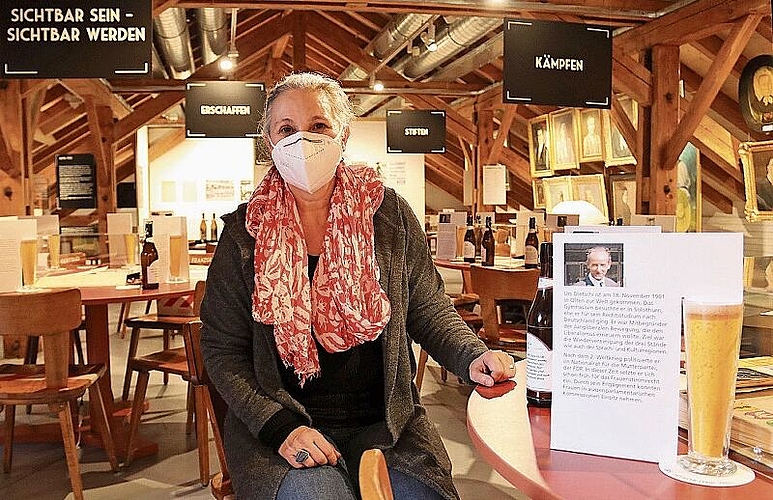 Luisa Bertolaccini, die Museumsleiterin des Historischen Museums, hat gemeinsam mit ihrem Team die Beiz konzipiert und zeigt damit die Entwicklung der Frau in der Gesellschaft auf. (Bild: mim)