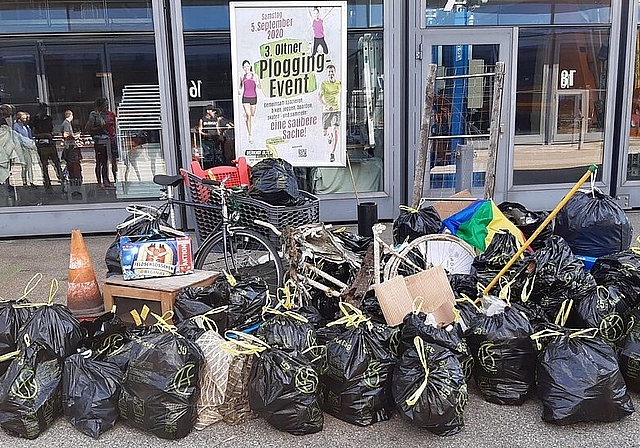 Auch der dritte Plogging-Event endete mit einem im Werkhof aufgetürmtem Berg zusammengetragenen Abfalls. (Bild: ZVG)