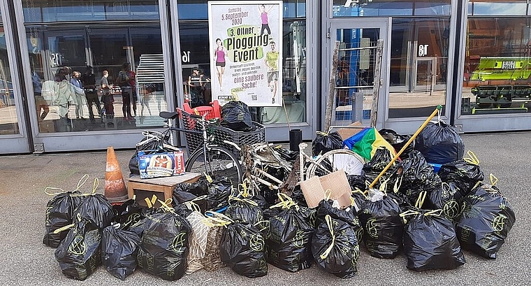 Auch der dritte Plogging-Event endete mit einem im Werkhof aufgetürmtem Berg zusammengetragenen Abfalls. (Bild: ZVG)