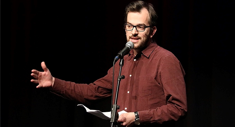 Der Oltner Slam Poet Kilian Ziegler kann auf ein erfolgreiches Jubiläumsjahr zurückblicken. (Bild: Sandro La Marca)