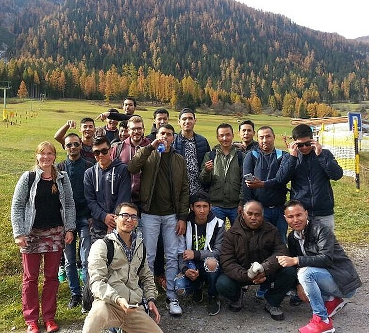 Mitglieder des Projekt «Jurastrasse 27» erlebten einen spannenden Tag in Graubünden und im Tessin. (Bild: ZVG)
