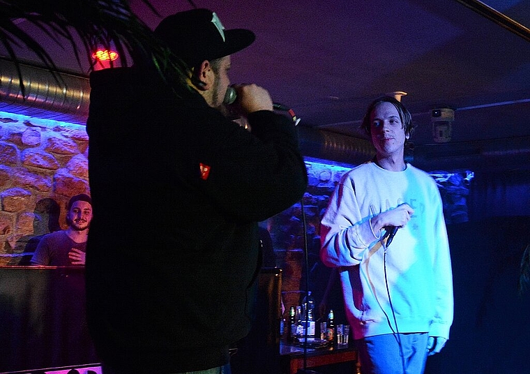 Die MC’s Pyro (l.) und Saimon Disko stellten in der Paraiba ihr Können unter Beweis. (Bild: vwe)