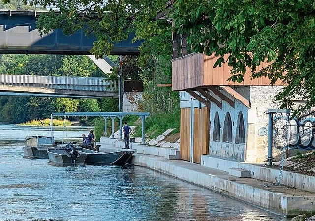 Das Aareufer beim Pontonierhaus wurde neu gestaltet. (Bild: Bruno Kissling)