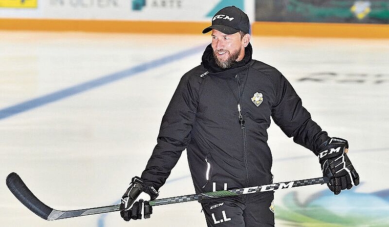 Lars Leuenberger steht seit Anfang August als neuer EHCO-Trainer auf dem Kleinholz-Eis. Noch ist er dabei, sein Team vor dem Saisonstart am 10. September besser kennenzulernen. (Bild: Bruno Kissling)