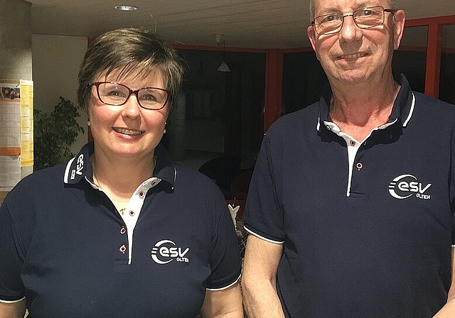 Conny Hiltbrunner (l.) und Fritz Jäggi wurden für ihren langjährigen Vereinseinsatz geehrt. (Bild: ZVG)