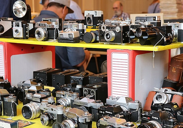 Bis etwa um 12.30 Uhr wird am Sonntag, 25. August auch ein Ankäufer für analoge Fotoausrüstung im Stadttheater Olten zu Gast sein. (Bild: ZVG)