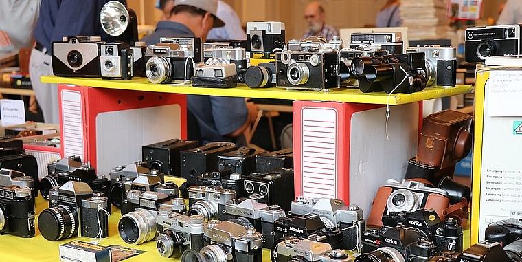 Bis etwa um 12.30 Uhr wird am Sonntag, 25. August auch ein Ankäufer für analoge Fotoausrüstung im Stadttheater Olten zu Gast sein. (Bild: ZVG)