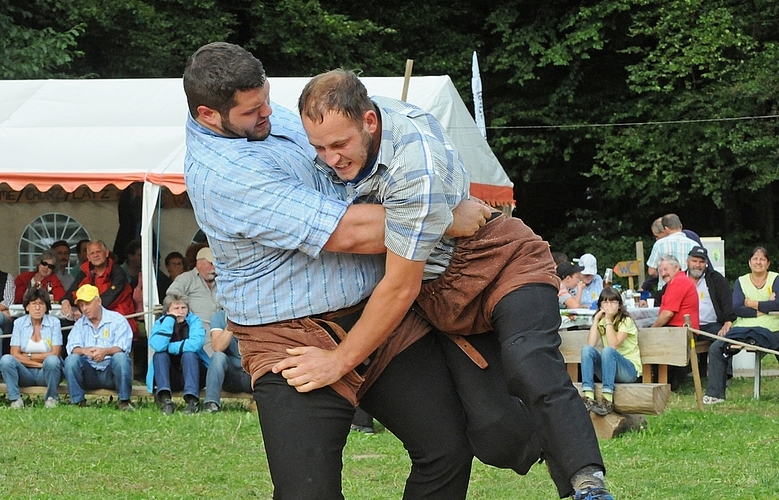 Das Aargauer Schwergewicht Tiago Vieira (l.) will an der Engelberg-Schwinget wieder aufs Siegertreppchen. (Bild: Wolfgang Rytz)
