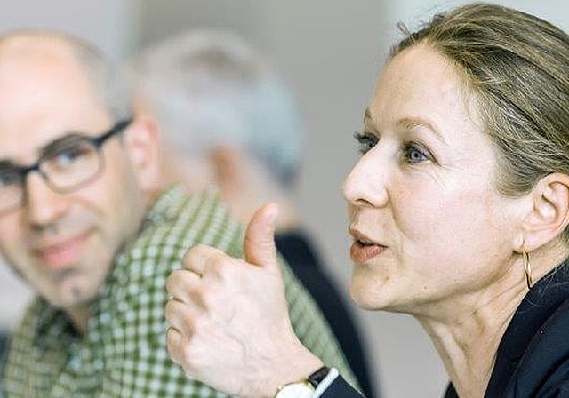 Lisa Aeberhard (r.) und Thomas Friedli bilden das Co-Präsidium des neuen Schweizerischen Fachverbandes Soziale Arbeit im Gesundheitswesen. (Bild: ZVG)