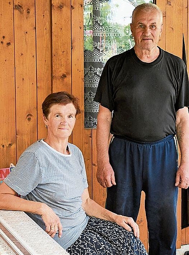 Behija und Kasim Hrustic verbringen gerne Zeit in ihrem Garten.
