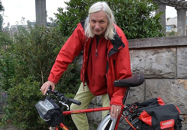 Mit dem Velo begab sich Schriftsteller Paul-Ernst Cohen auf eine Velo- und Zeiten-Reise durch Deutschland, das Elsass und Südfrankreich. (Bild: vwe)