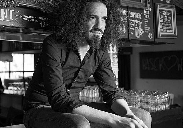 <em>Daniel Kissling</em>, Kulturschaffender und Barkeeper. (Bild: M. Isler)