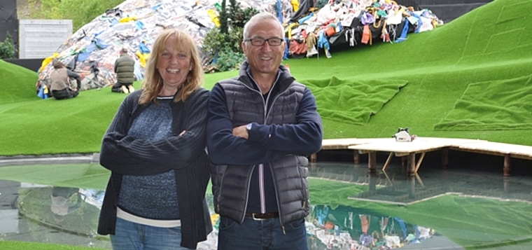 Die Bühne in Olten SüdWest steht für den Startschuss am 22. Mai: Gründungsmitglieder Brigitt Maag (l.) und Paul Weilenmann sind auch nach 32 Jahren Erfahrung nervös vor der Premiere: «Schliesslich wollen wir Olten zeigen, was wir haben.» (Bild