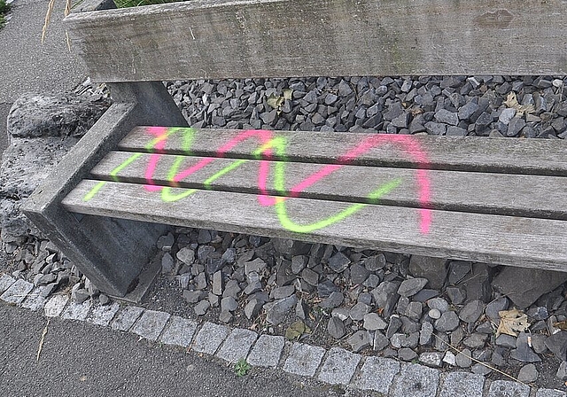 Die Polizei sucht Zeugen wegen der Sprayereien in Obergösgen und Winznau. (Bild: ZVG)