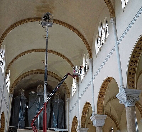 Die St. Martinskirche wird momentan unter anderem einer gründlichen Innenreinigung unterzogen. (Bild: Achim Günter)