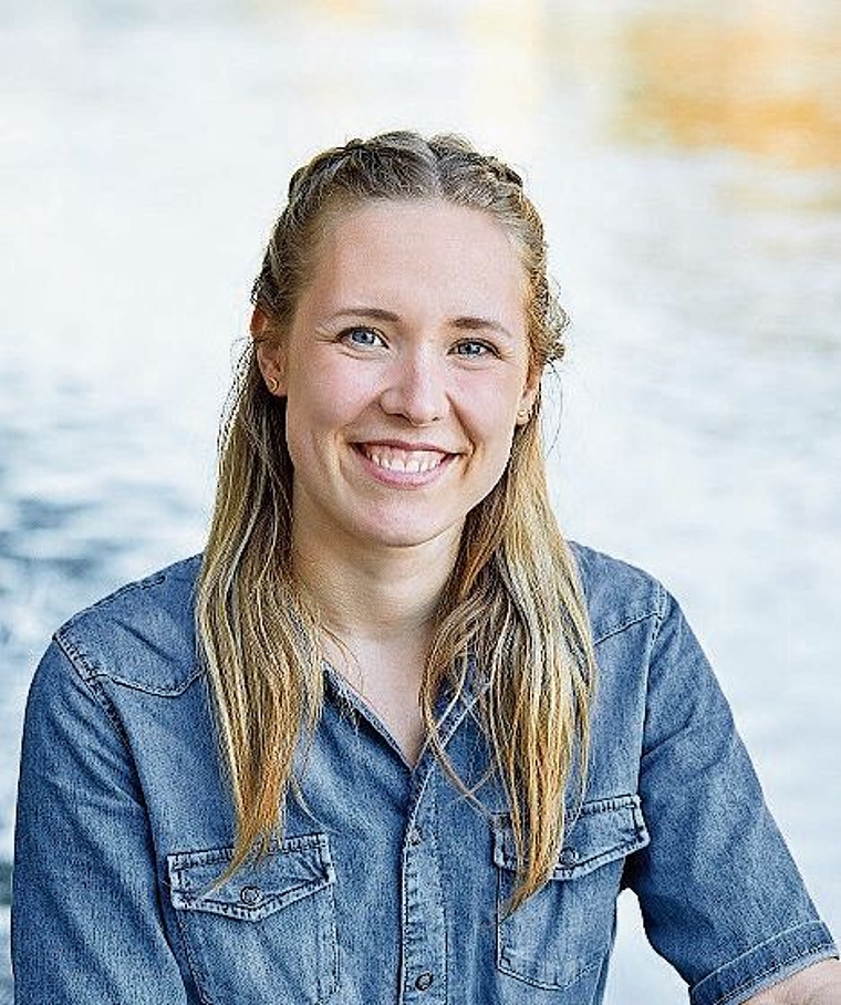 Finja Basan, Wahloltnerin und Kommunikationsmitarbeiterin.